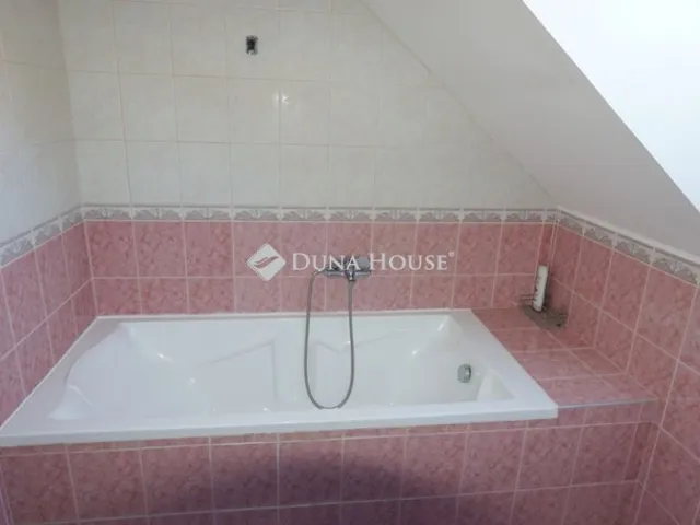 Eladó ház Zalaegerszeg, Landorhegy 373 nm