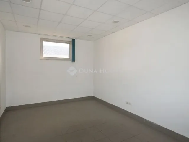 Kiadó kereskedelmi és ipari ingatlan Zalaegerszeg, Zalabesenyő 640 nm