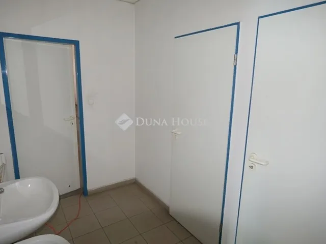 Kiadó kereskedelmi és ipari ingatlan Zalaegerszeg, Zalabesenyő 640 nm