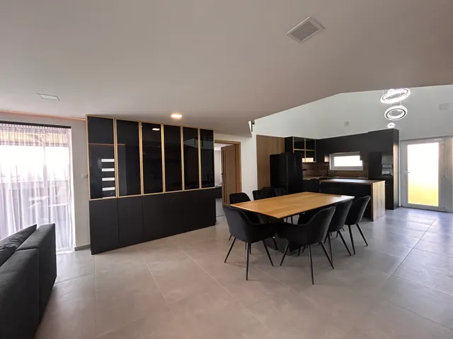 Eladó ház Zalaszentgrót 267 nm