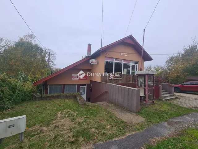 Eladó ház Nemesszentandrás 261 nm