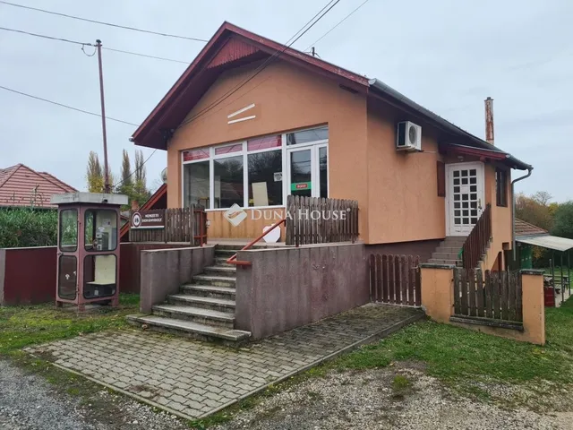 Eladó ház Nemesszentandrás 261 nm