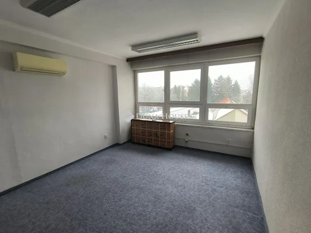 Kiadó kereskedelmi és ipari ingatlan Zalaegerszeg, Belváros 20 nm