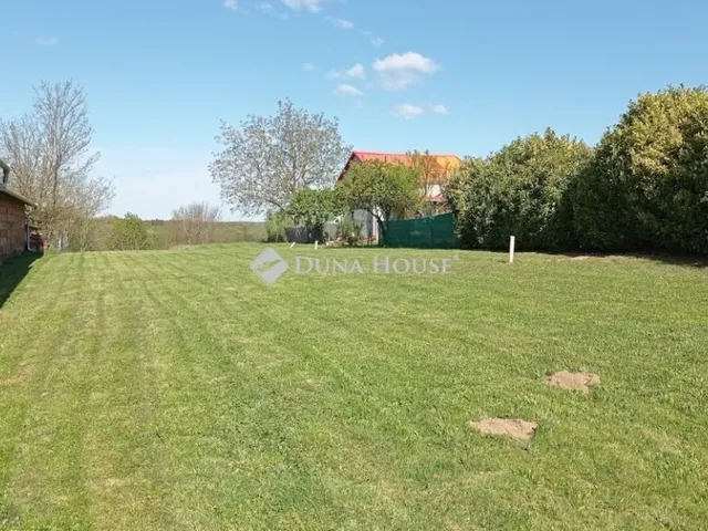 Eladó telek Csonkahegyhát 4273 nm