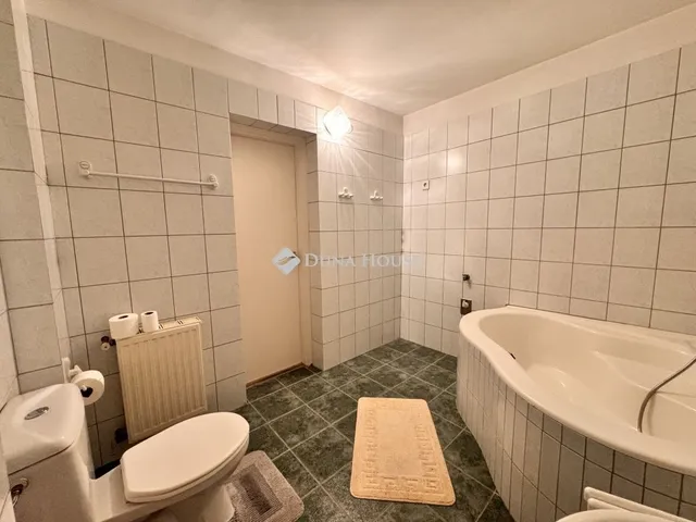 Eladó ház Bocfölde 360 nm