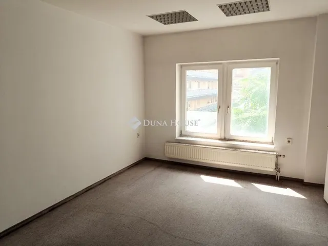 Eladó kereskedelmi és ipari ingatlan Zalaegerszeg 507 nm