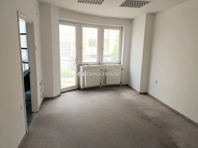 Eladó kereskedelmi és ipari ingatlan Zalaegerszeg 507 nm