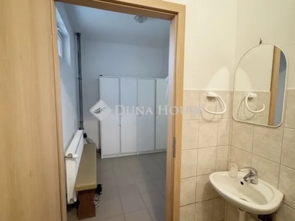 Eladó kereskedelmi és ipari ingatlan Nagykanizsa 1440 nm