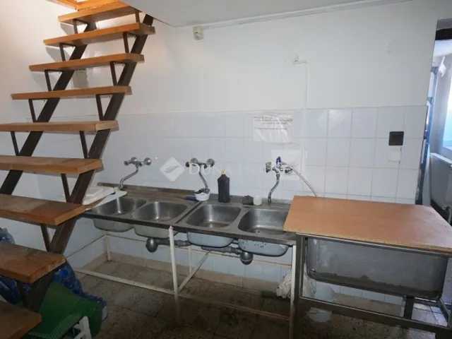 Kiadó kereskedelmi és ipari ingatlan Zalaegerszeg, Andráshida 75 nm