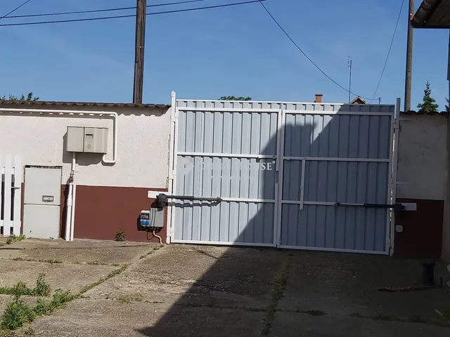 Eladó ház Nagykőrös 330 nm