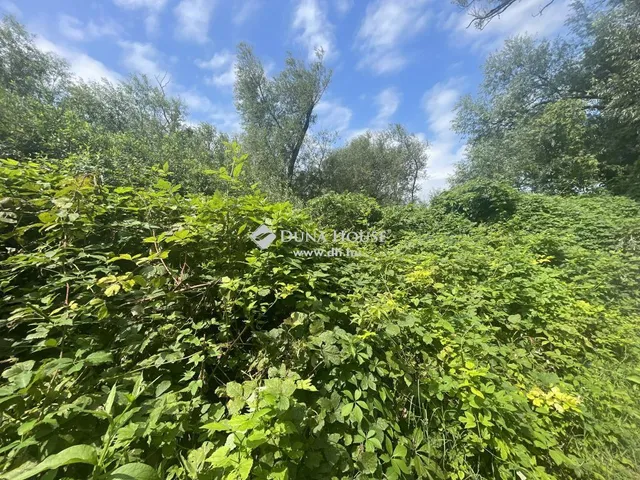 Eladó telek Balatonmáriafürdő 7582 nm