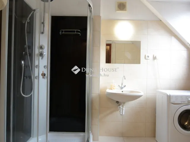 Eladó ház Kecskemét 250 nm