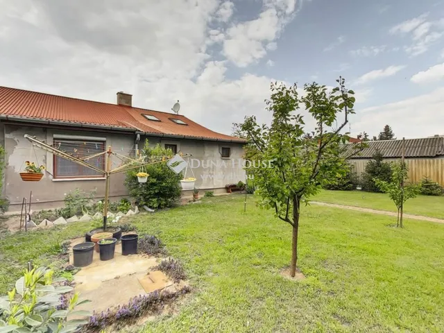 Eladó ház Kecskemét, Hunyadiváros 200 nm