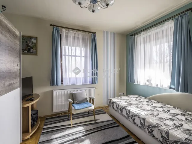 Eladó ház Kecskemét, Hetényegyháza 215 nm