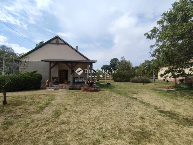 Eladó ház Helvécia 130 nm