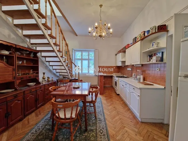 Eladó ház Kecskemét, Belváros 200 nm