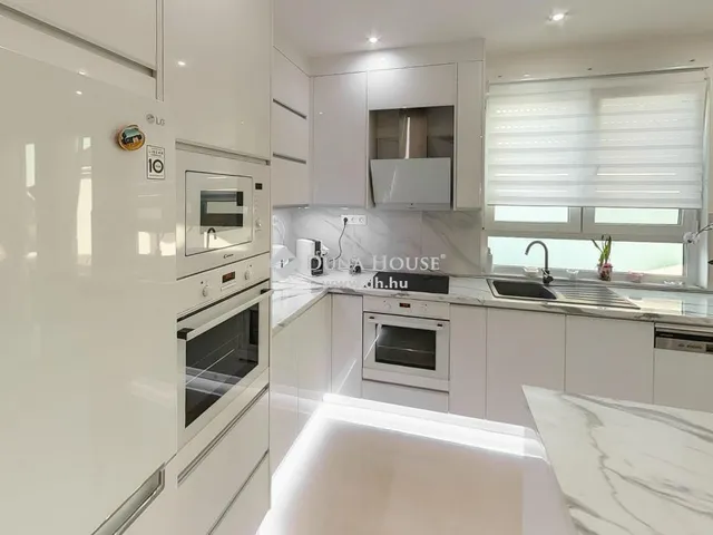 Eladó ház Kecskemét, Katonatelep 188 nm