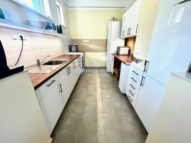 Eladó ház Kecskemét, Katonatelep 215 nm