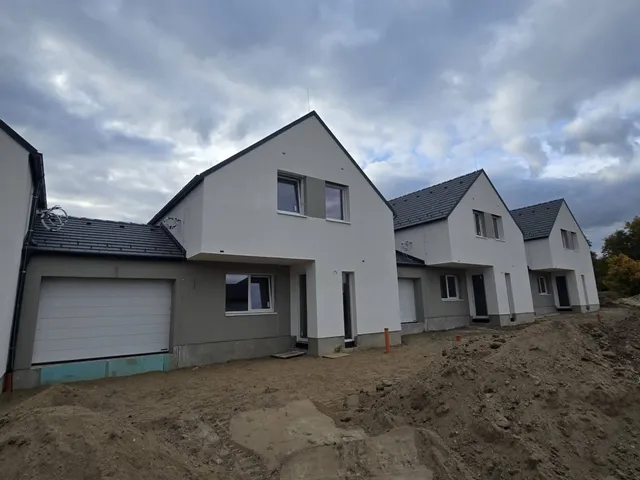 Eladó lakás Pákozd 125 nm