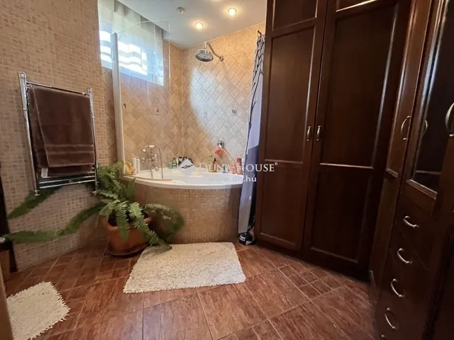 Eladó ház Kecskemét 193 nm