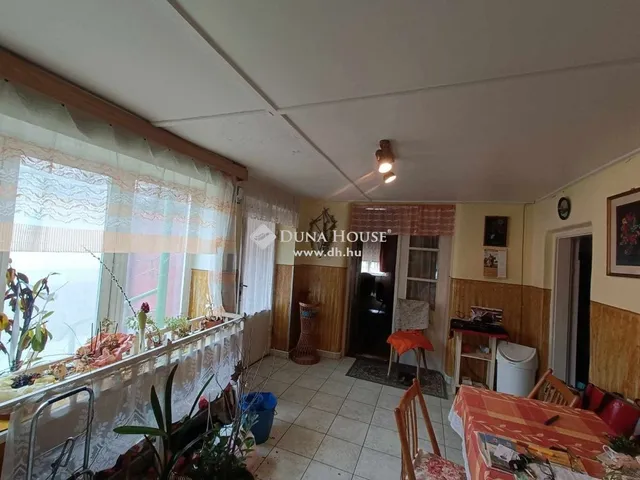 Eladó ház Kunszállás 71 nm