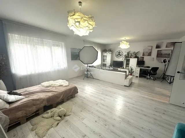 Eladó lakás Kecskemét, Belváros 69 nm