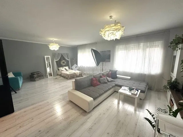 Eladó lakás Kecskemét, Belváros 69 nm