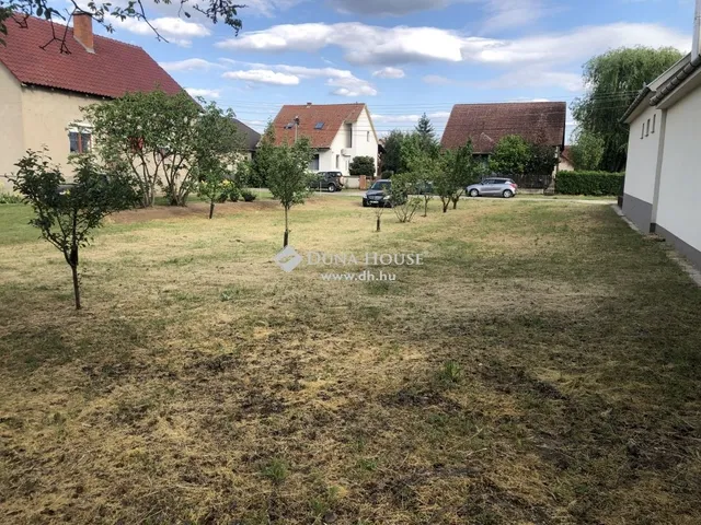Eladó telek Tiszaalpár 883 nm