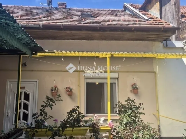 Eladó ház Kecskemét, Műkertváros 26 nm