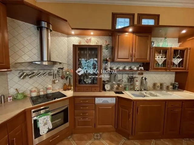 Eladó ház Kecskemét 205 nm