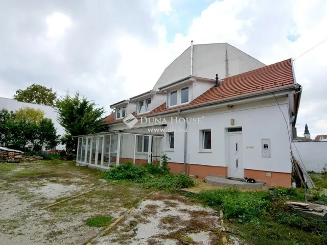 Eladó ház Kecskemét 220 nm