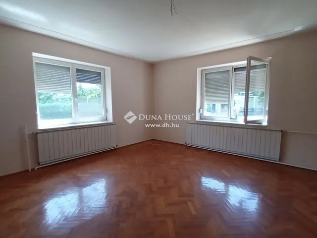 Eladó ház Kecskemét 260 nm