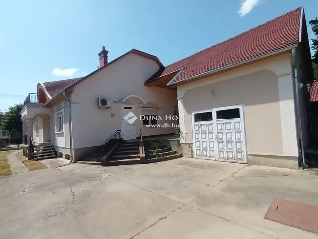 Eladó ház Kecskemét 260 nm