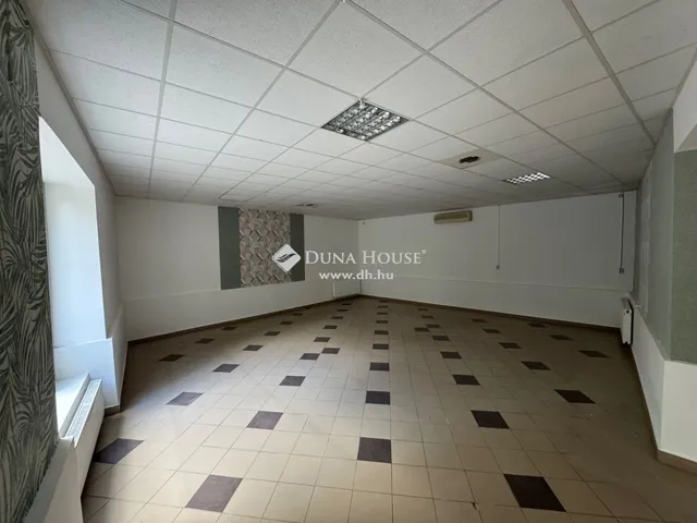 Kiadó kereskedelmi és ipari ingatlan Nagykőrös 130 nm