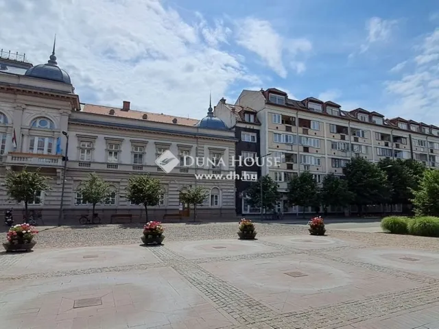Eladó lakás Szolnok 72 nm
