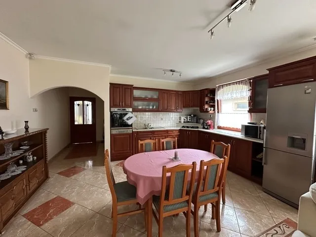 Eladó ház Kecskemét, Hunyadiváros 128 nm