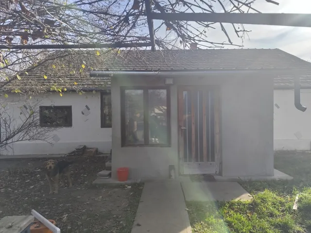 Eladó mezőgazdasági ingatlan Kecskemét, Szarkás 70 nm