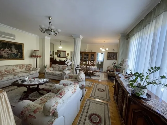 Eladó lakás Kecskemét, Belváros 140 nm