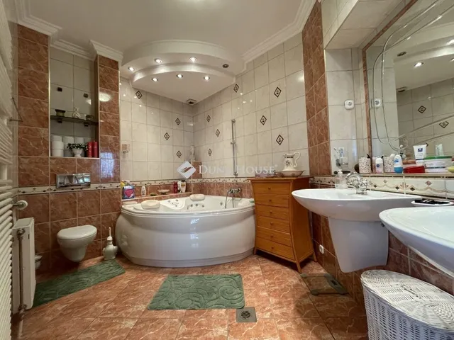 Eladó lakás Kecskemét, Belváros 140 nm