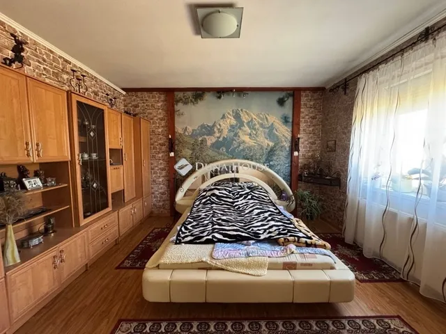 Eladó ház Kecskemét, Katonatelep 200 nm
