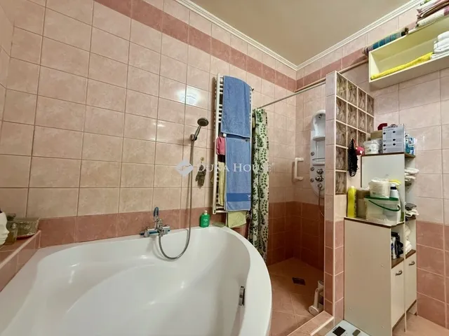 Eladó ház Kecskemét, Villanegyed 278 nm