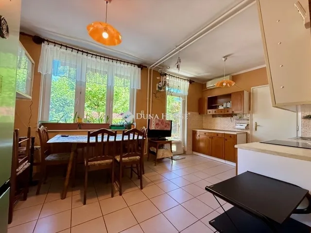 Eladó ház Kecskemét, Villanegyed 278 nm