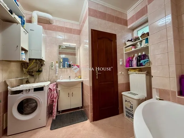 Eladó ház Kecskemét, Villanegyed 278 nm