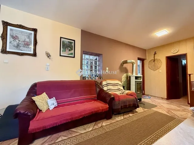 Eladó ház Kecskemét, Villanegyed 278 nm