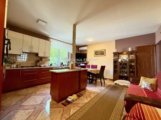 Eladó ház Kecskemét, Villanegyed 278 nm