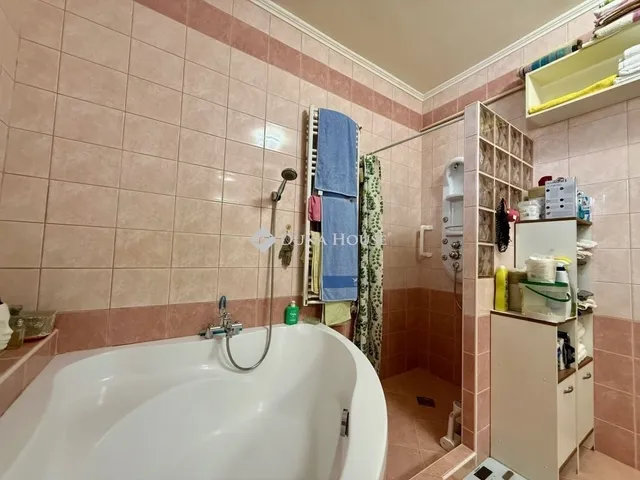 Eladó ház Kecskemét, Villanegyed 278 nm