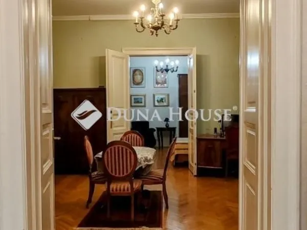 Eladó ház Kecskemét, Villanegyed 220 nm