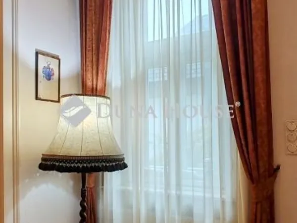 Eladó ház Kecskemét, Villanegyed 220 nm