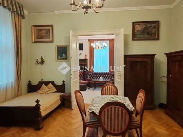 Eladó ház Kecskemét, Villanegyed 220 nm