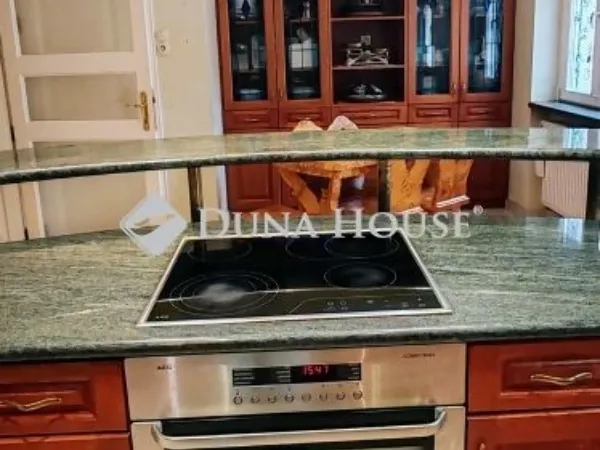 Eladó ház Kecskemét, Villanegyed 220 nm